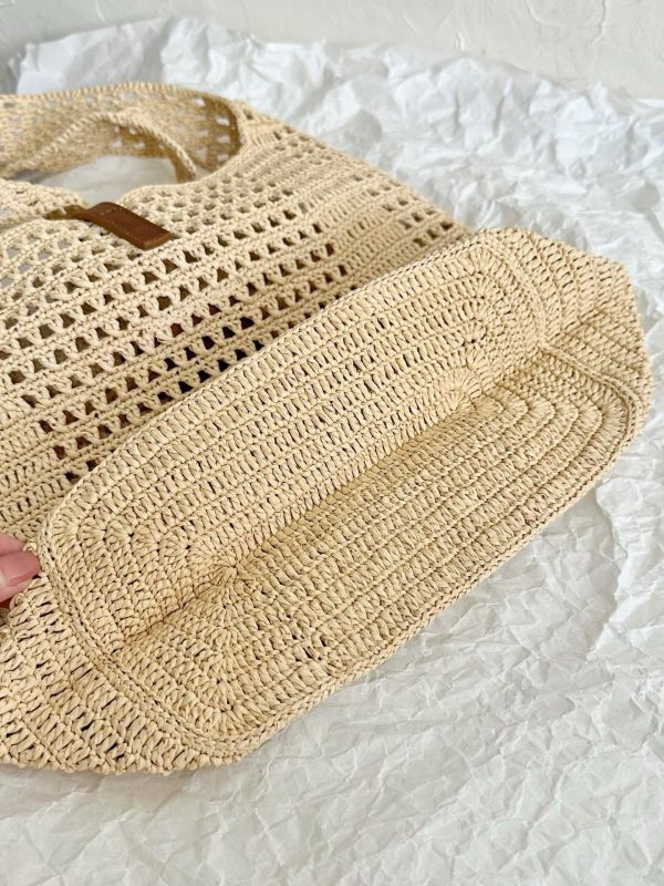 Saint Laurent Le 5 A 7 Medium Tote Bag in Naturel Raffia